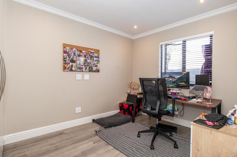 To Let 3 Bedroom Property for Rent in Constantia Western Cape